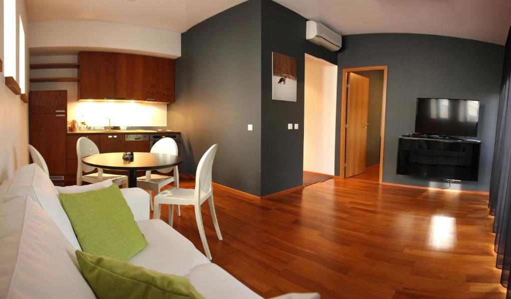 Gmp Clubhotel Apartments Отепяе Екстер'єр фото